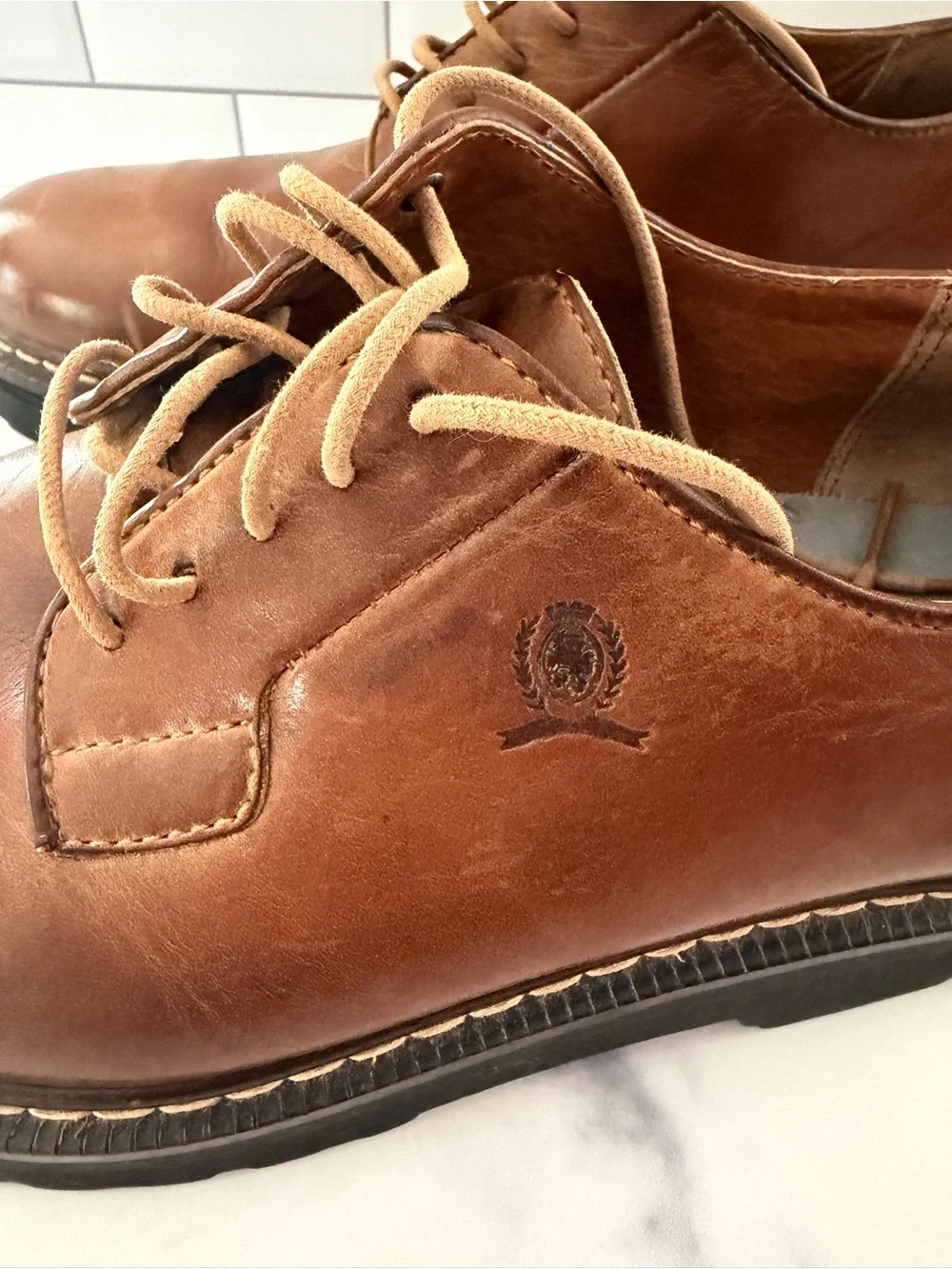Tommy Hilfiger Men’s Brown Leather Derby Shoes Size 9 Lug Sole Lace Up